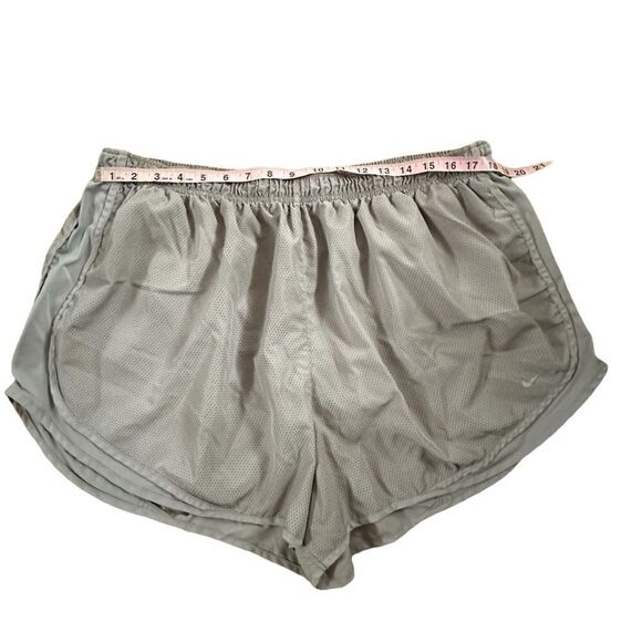 Nike ~ Grey running shorts ~ lined ~ size 3X - Picture 6 of 9